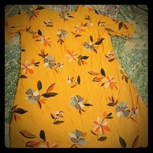 great spring time or summer dress 100% polyester